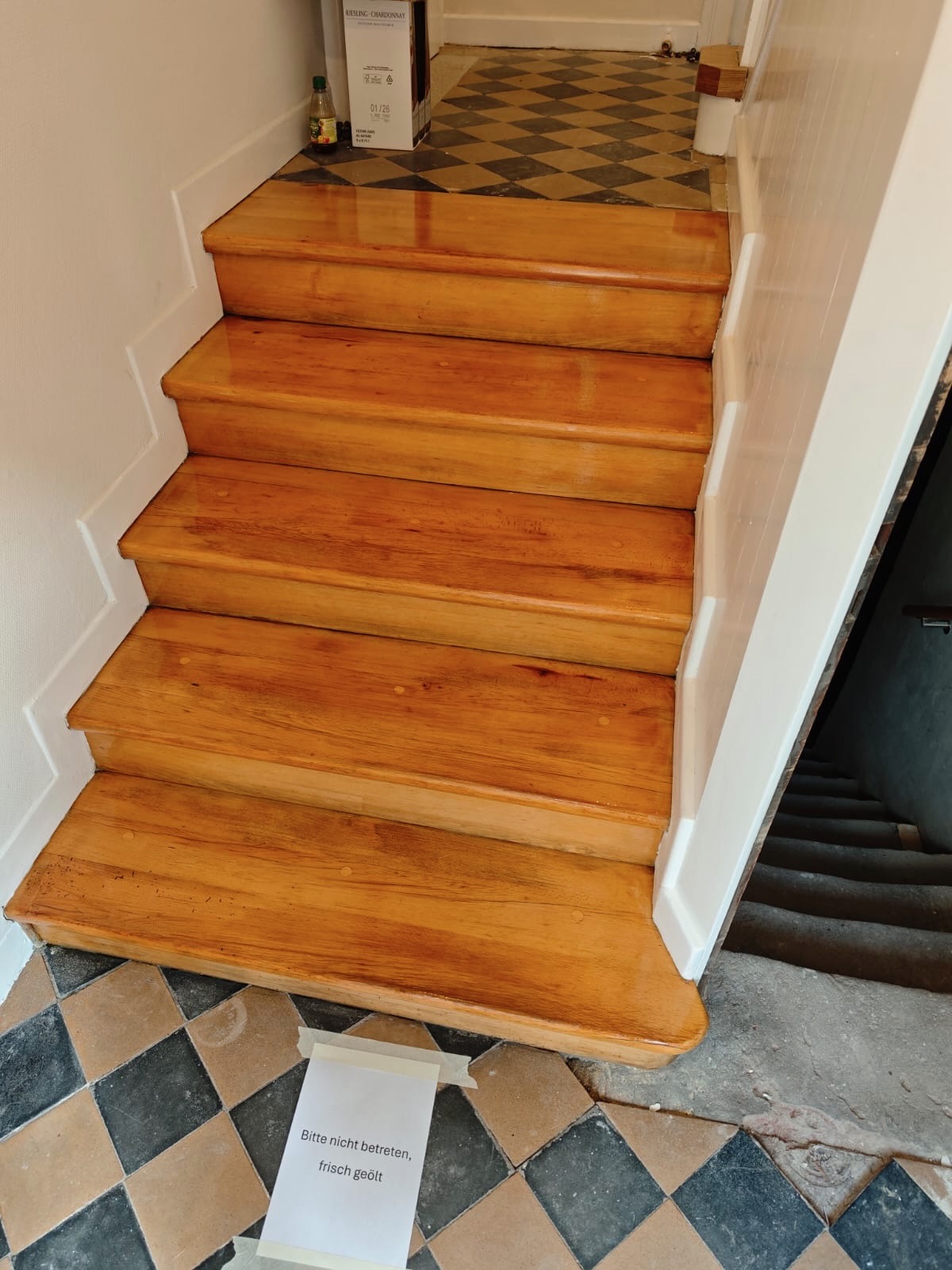Boden schleifen & Treppen restaurieren – wenn altes Holz wieder strahlt
